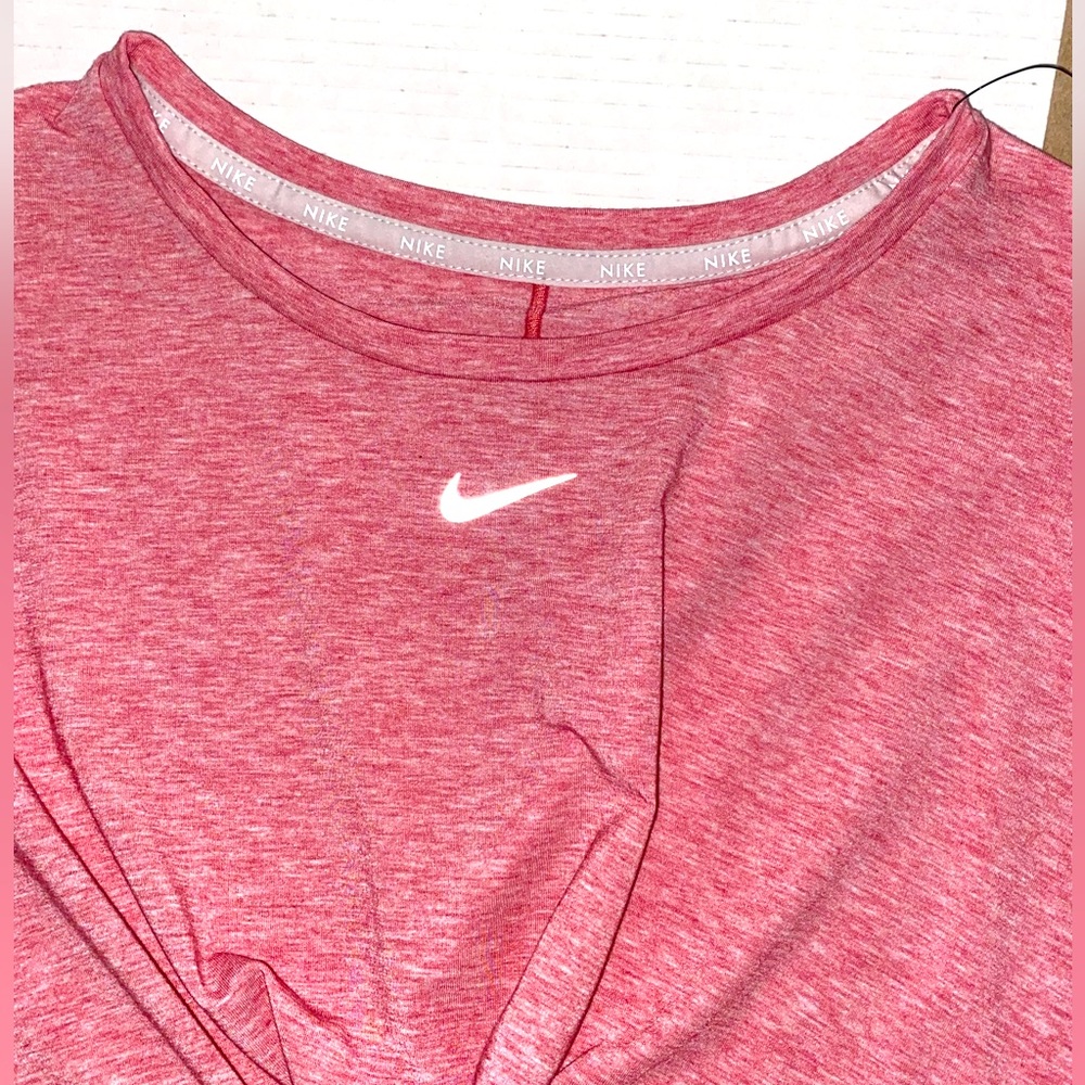 Nike Dri-Fit twisted crop short sleeve top - Picture 3 of 4